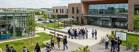 création de vidéos de présentation pour écoles et centres de formation avec photos et vidéos des locaux, équipes et activités